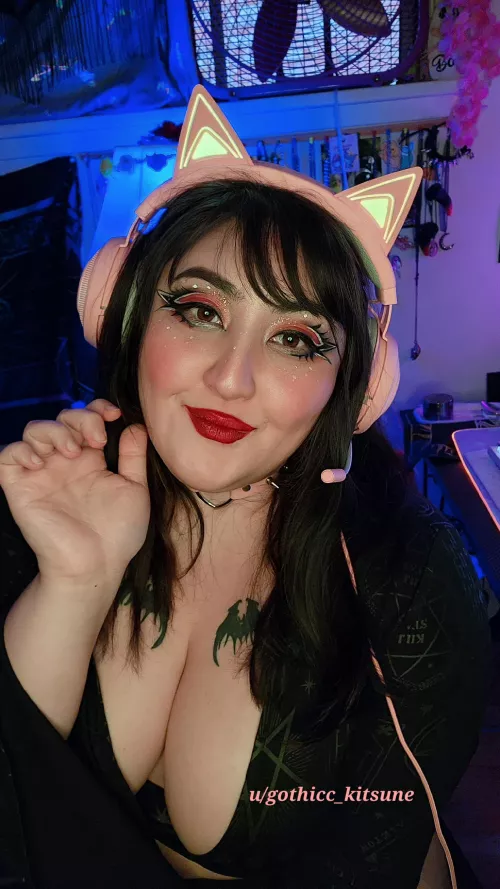 Can I be ur chubbi goth gamer gf 😽 by gothicc_kitsune