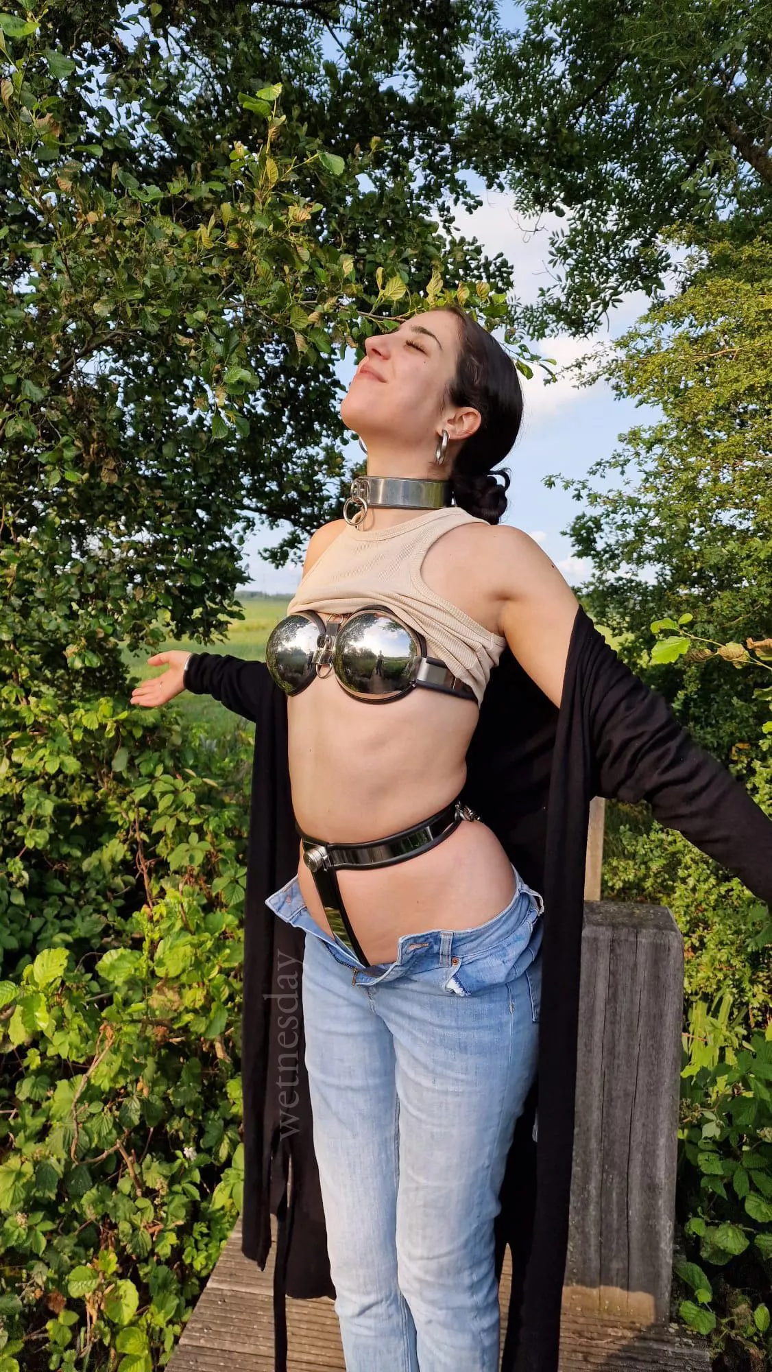 Going to be locked for 5 days at u/fotoro ‘s place, and this is the first walk we did to see some dutch ducks🥰 posted by wet_nesday