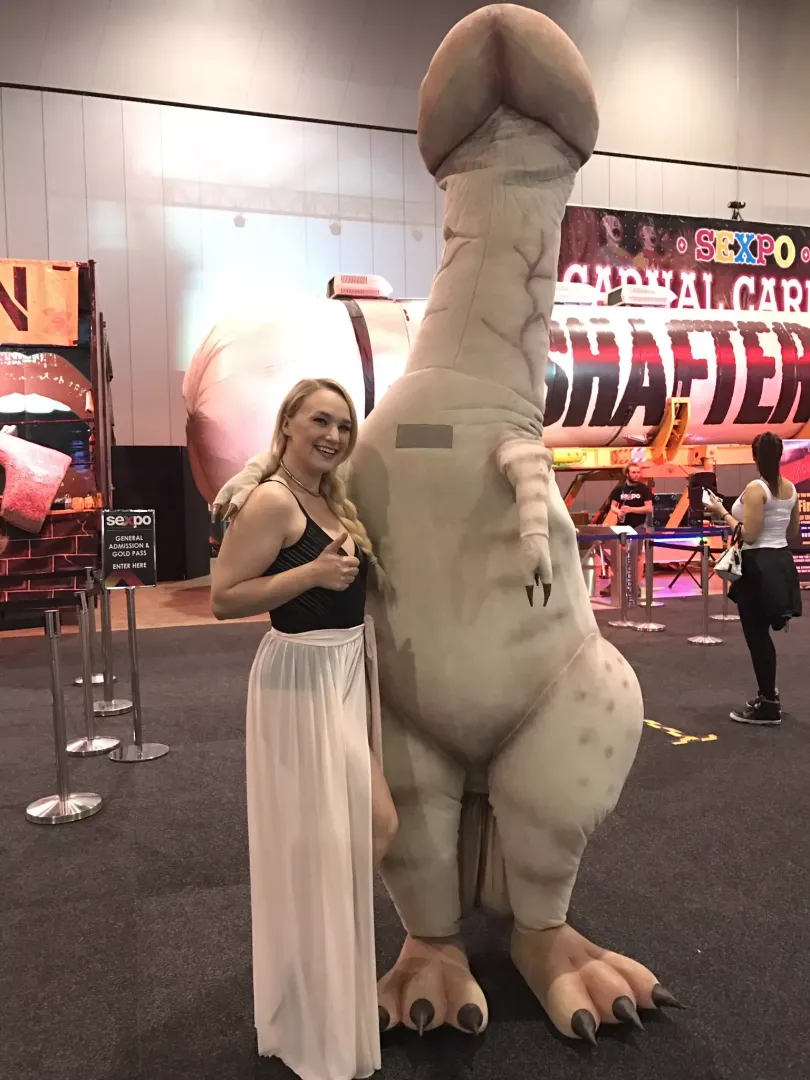 Jurassic Phallus posted by secretslut991