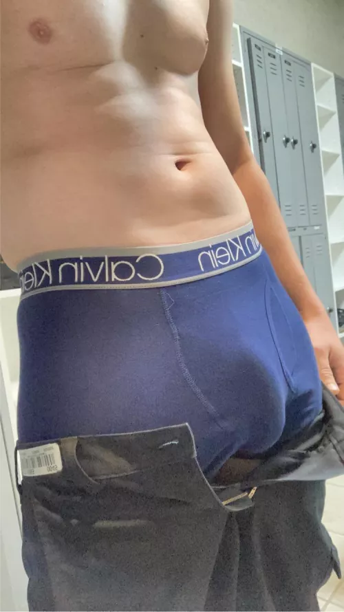 Meet me in the locker room by silverswagsurfer