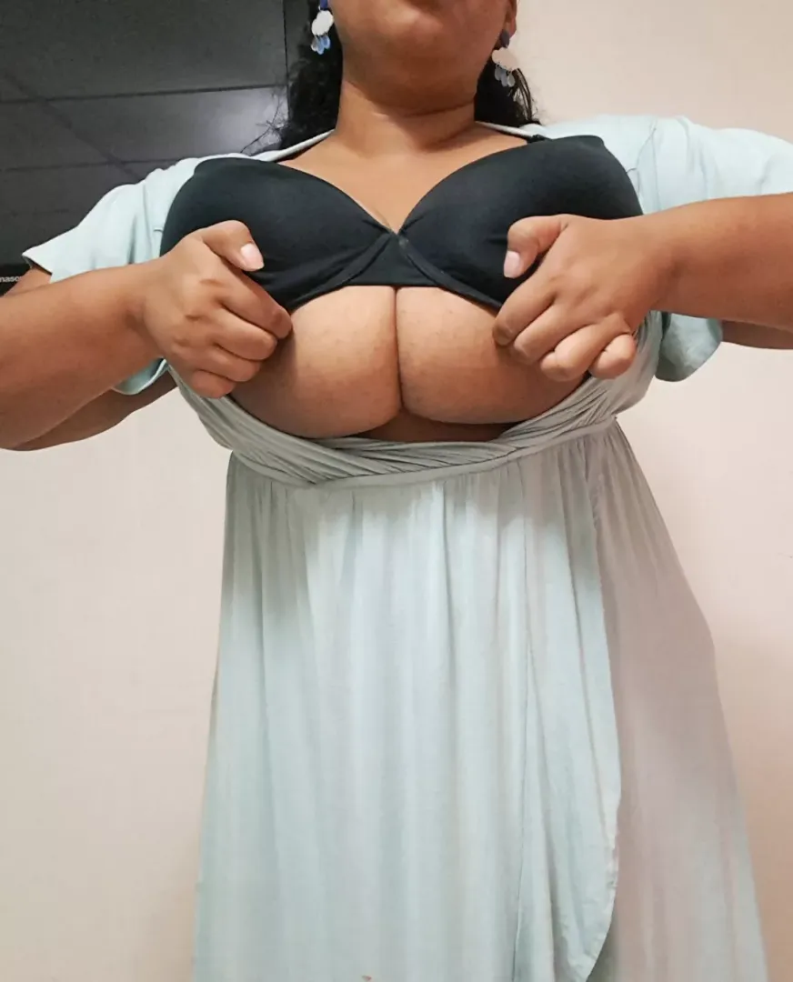 These are really huge MILF tittys. Wanna kiss them by Latinafeetfreedom