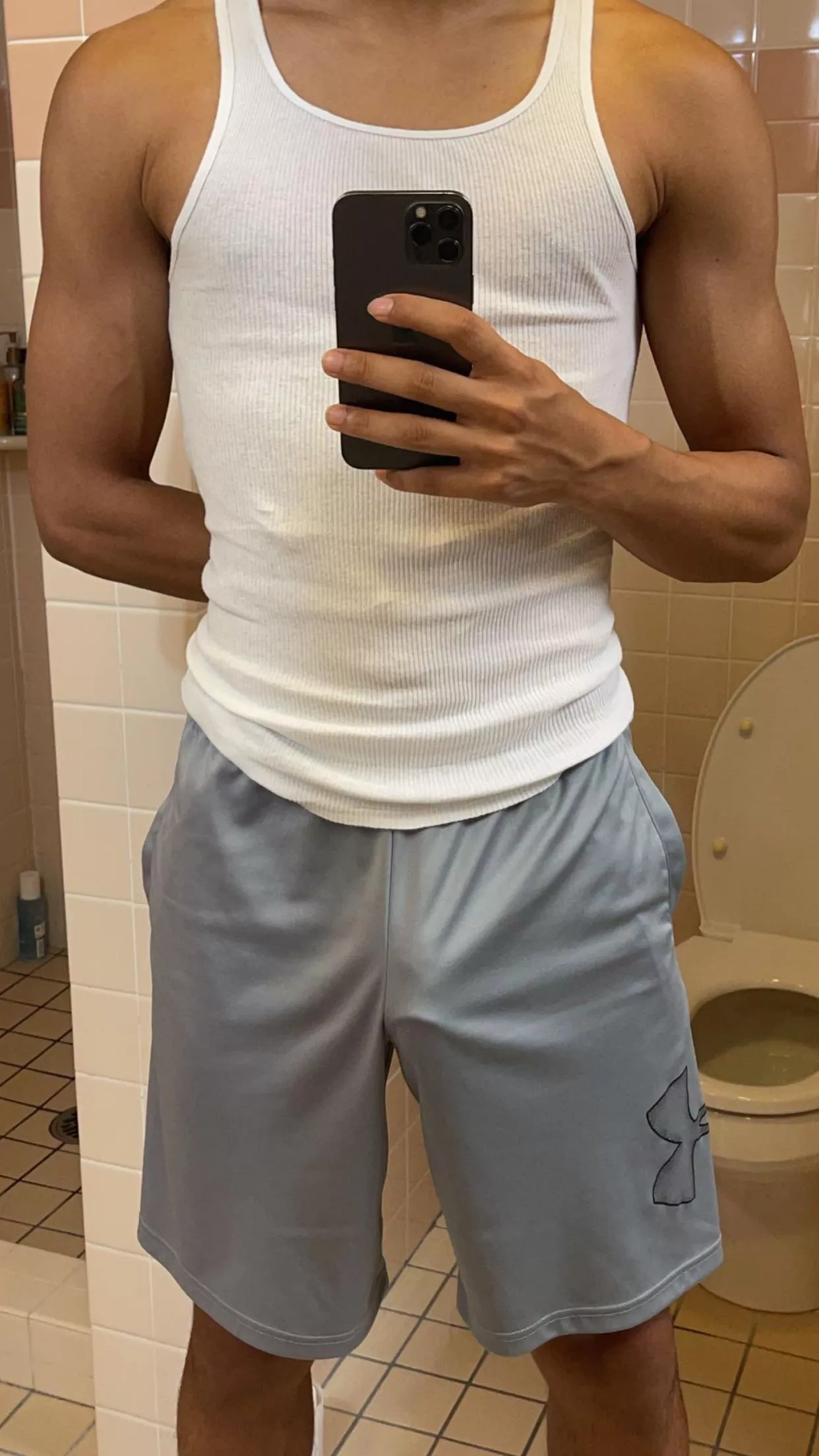 Went to the gym like this.. I hate underwear lol posted by fayloramirez