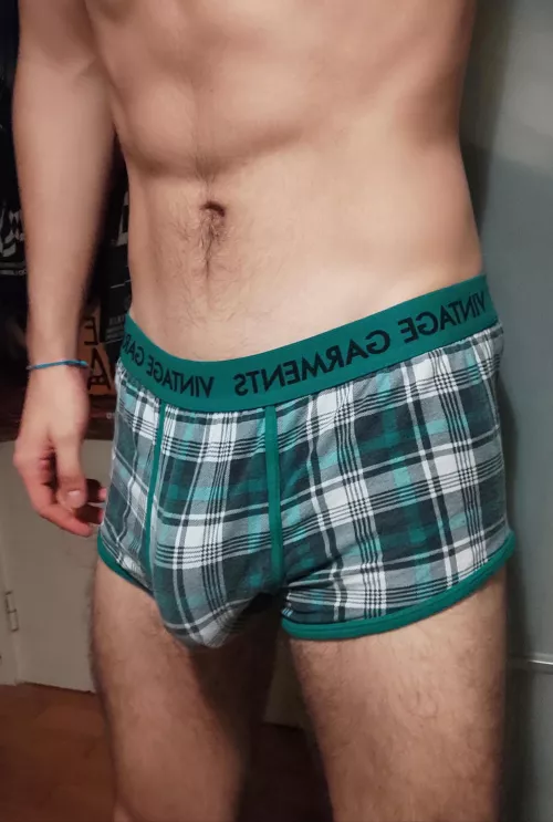 Who wants to inspect this bwc bulge muscular married str8 and bi bros welcome to message by jopleao