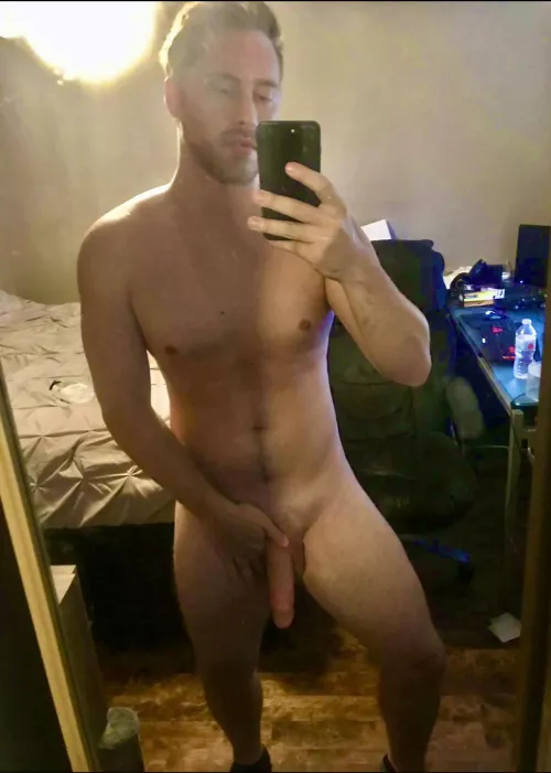 Did I make you stop scrolling? 🍆 by indica_void