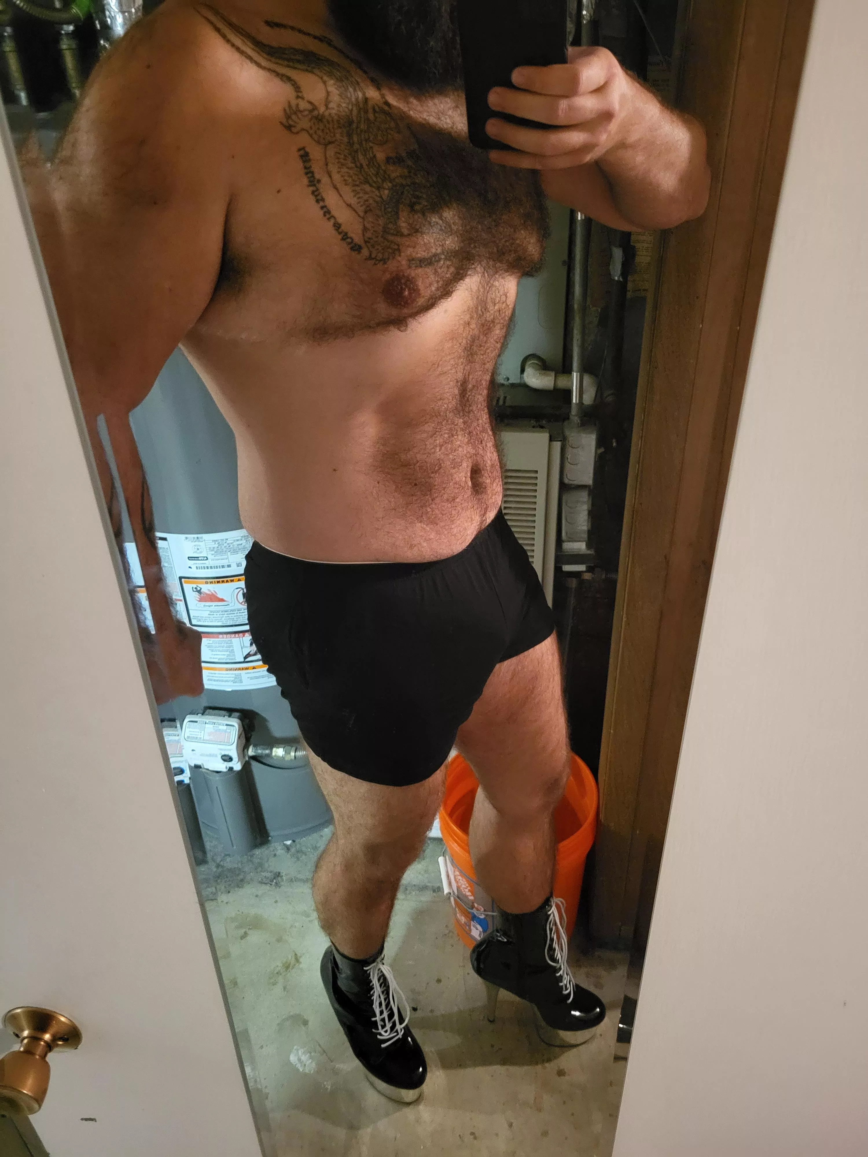 Got some new heels for my pole dance classes. posted by Schimmelreiter