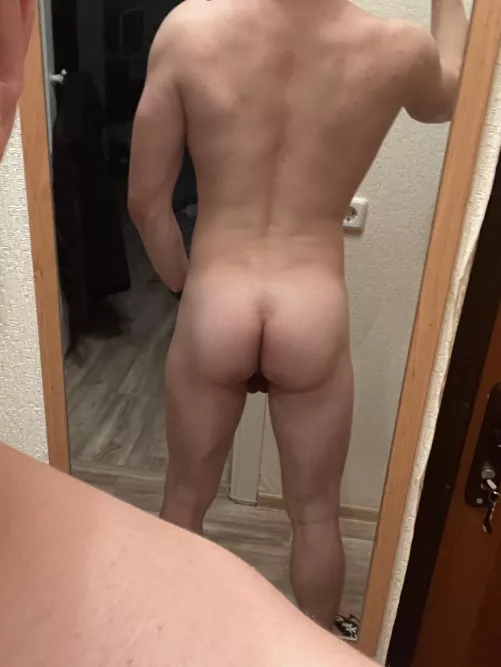 I like to always be naked in the evenings by ladisexyboy