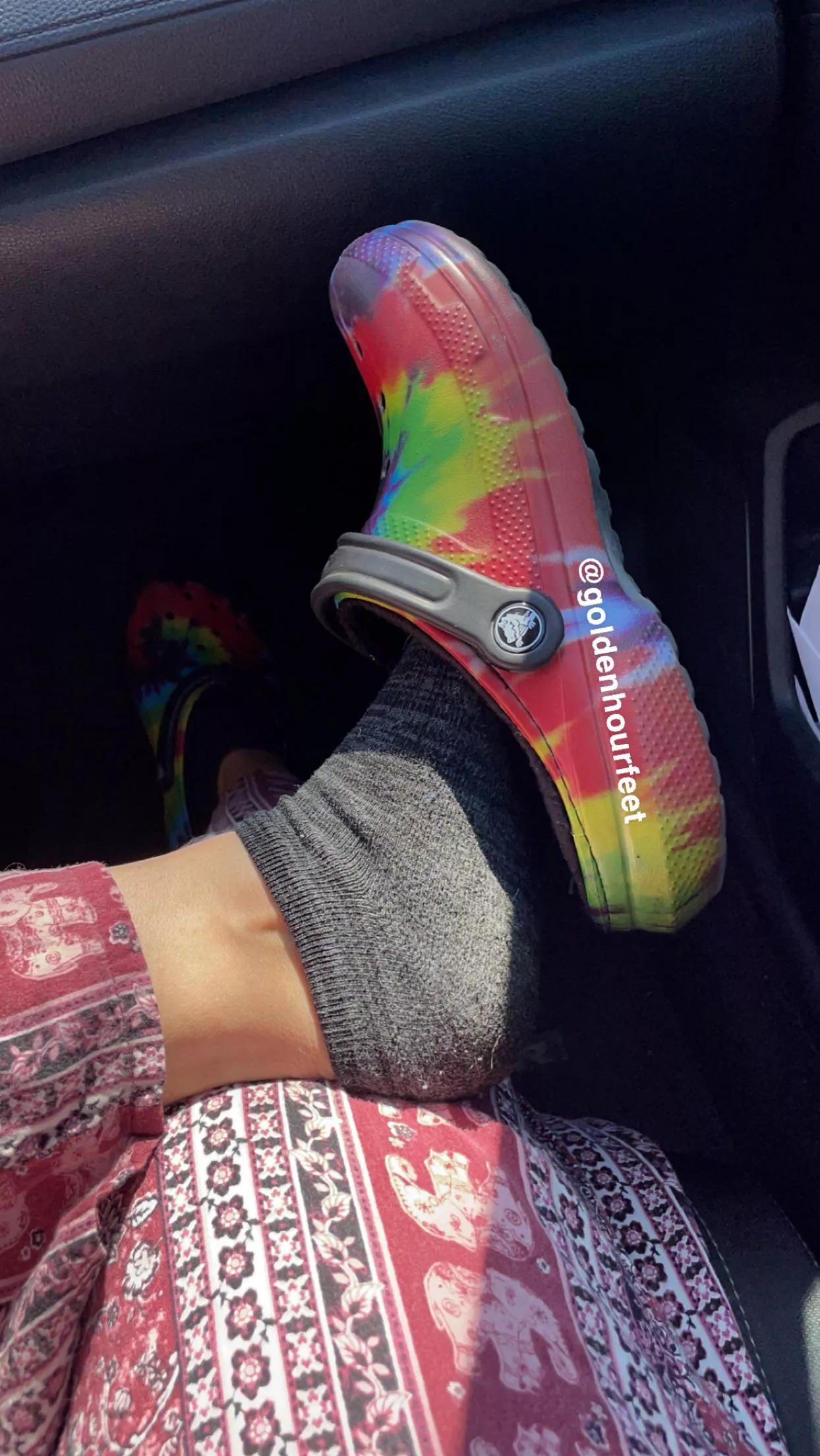 Imagine how strong these socks smell😈 [selling] posted by goldenhourfeet