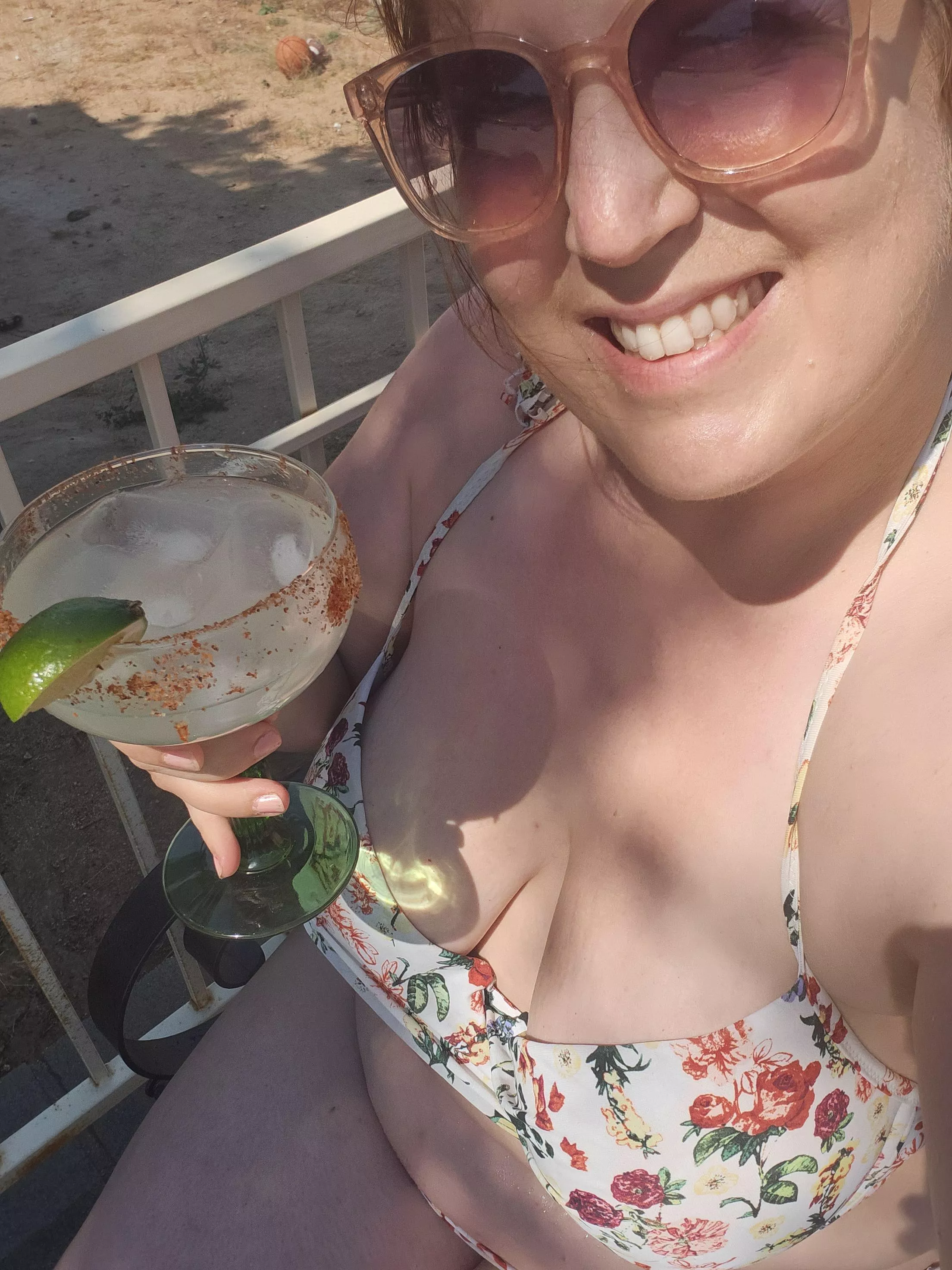 Listening to Steven Wilson. Having a 'Rita. Life is good. 🤙 posted by IrisSilkMaiden