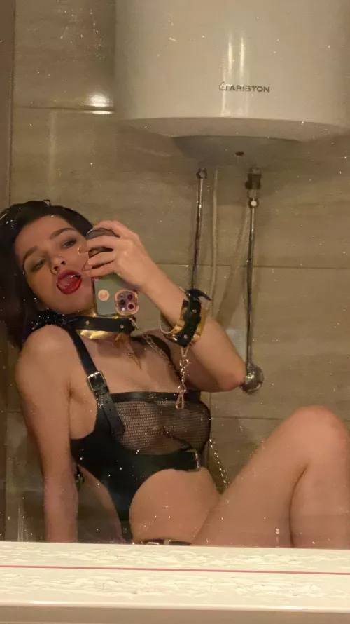 Tonight I'm your girl for the night, have fun by Spyderhack1982