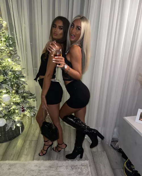 1 or 2? by Funtimecentral9