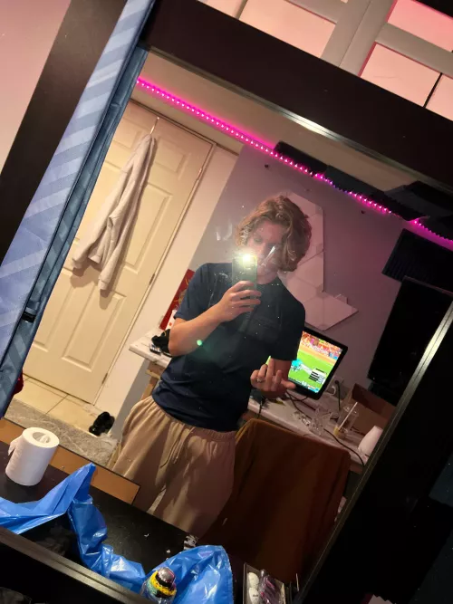 18 curious looking for someone older by Old_Seat_2785