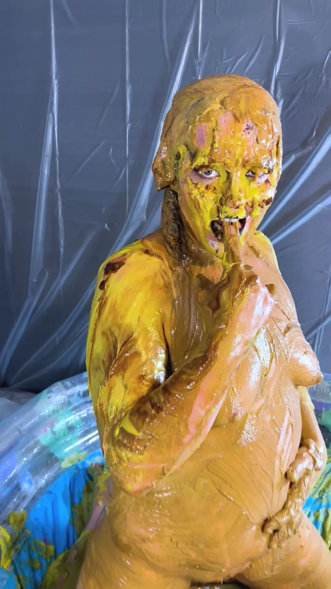 Delicious 💛🍰🤎 posted by MissNoireNFToy