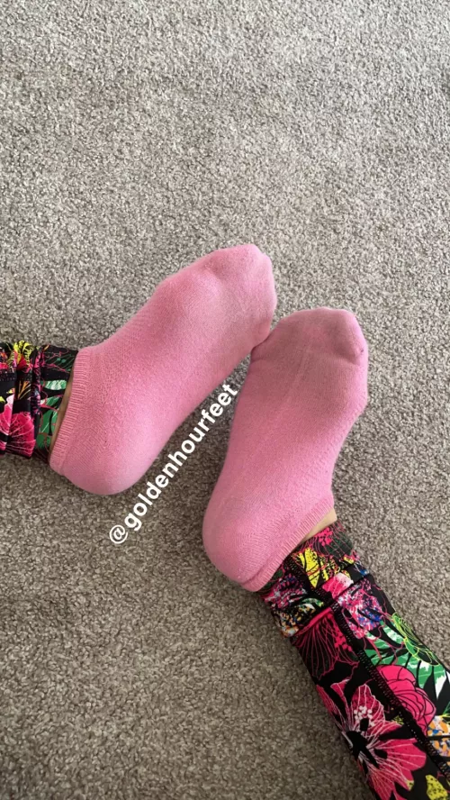 Do you like pink socks?😜 [selling] by goldenhourfeet