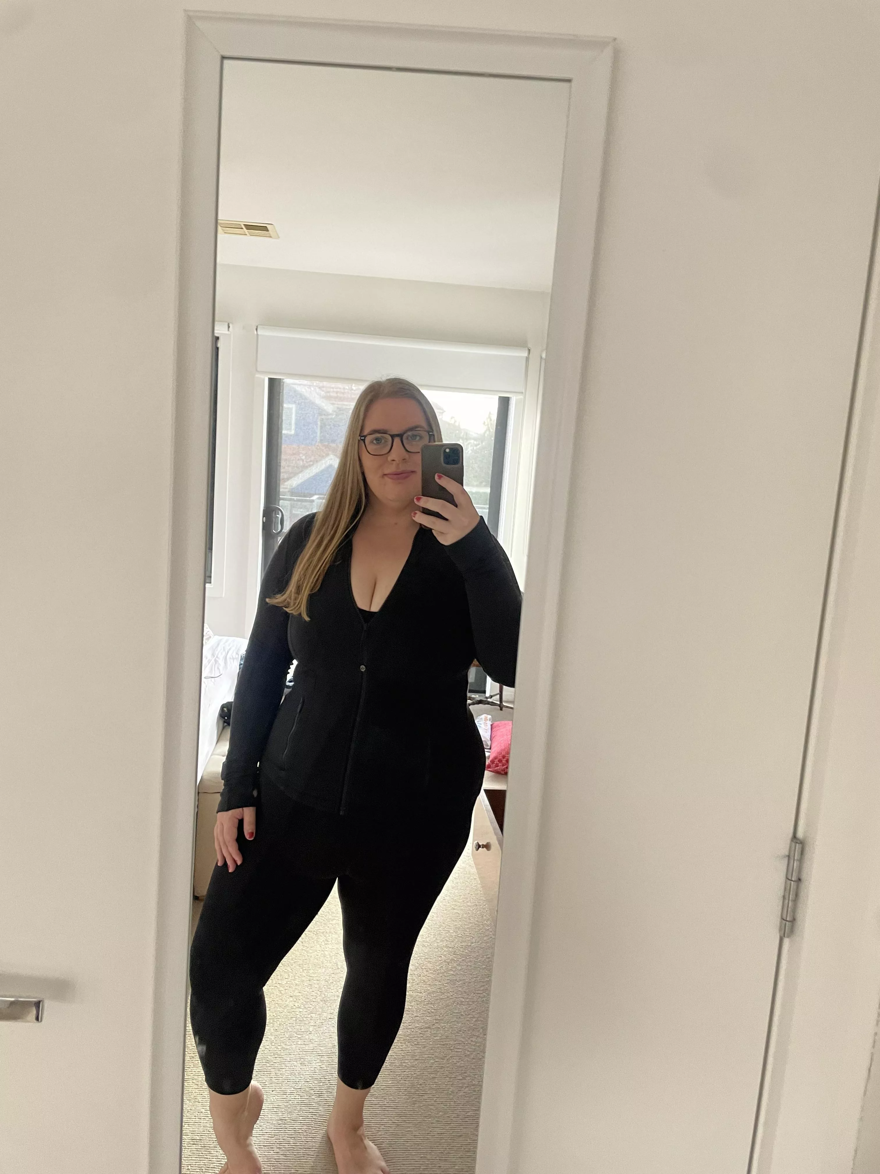 I love black posted by Hayleycurvy