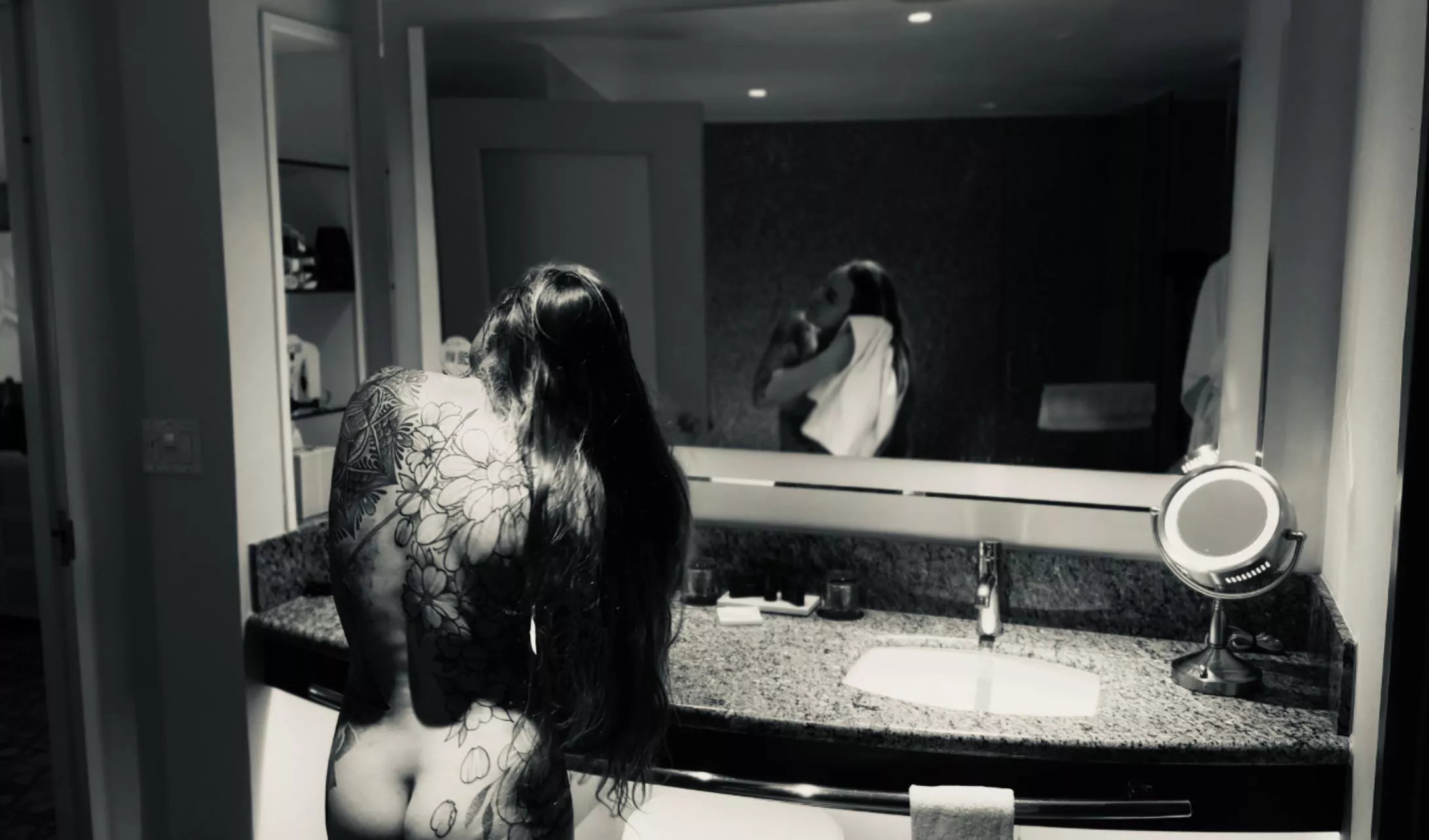 Lights, shadows and mirrors. posted by cc-amor