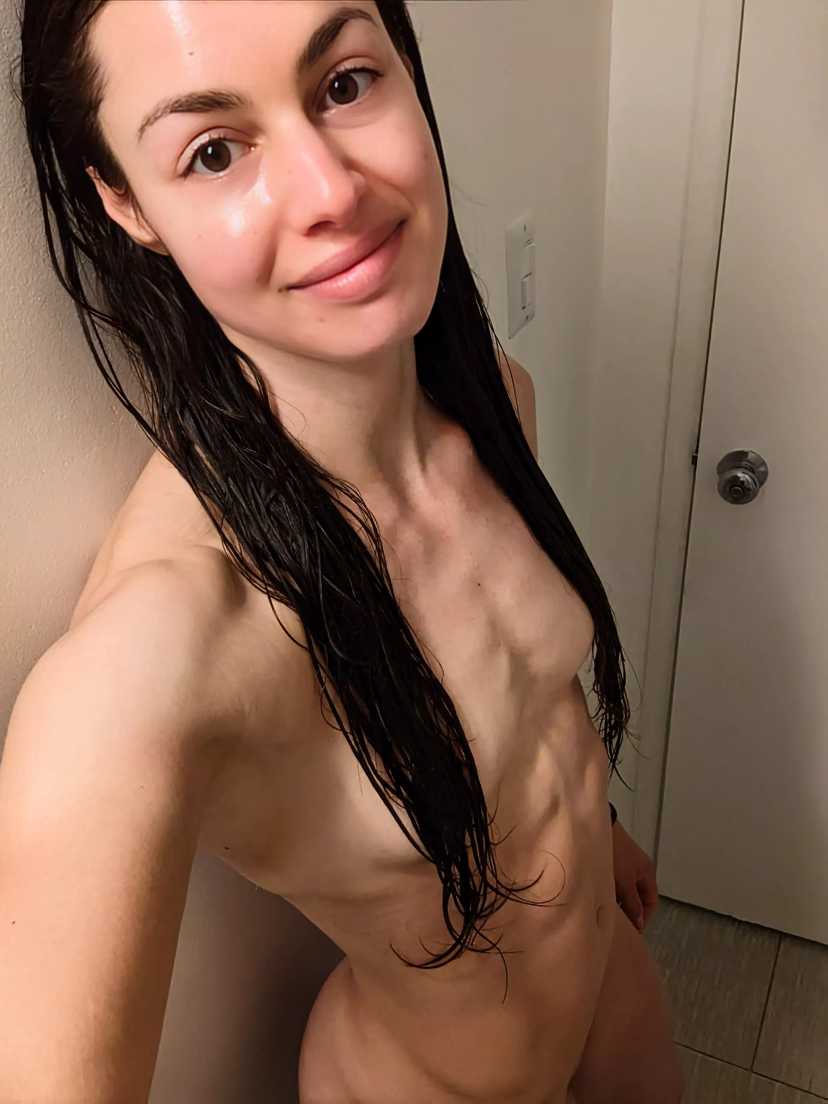 Like a girl with abs? 😉♥️ posted by lexi_is_wilde_4