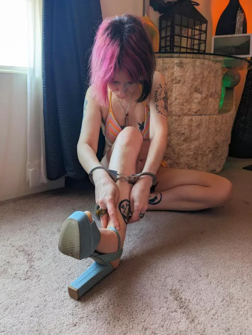 now someone tell me how to get out of this? by criesofthegoth