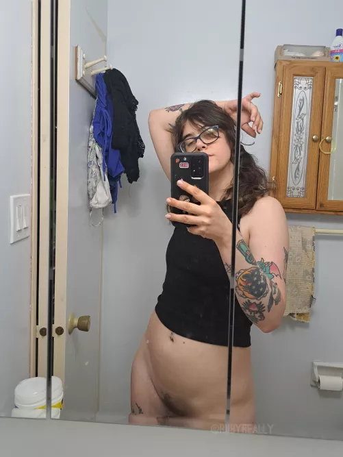 Pre hair wash selfie by roguenudez