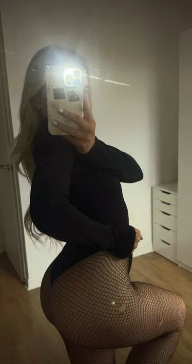 Rip straight through my fishnets I don’t mind posted by Bakilas