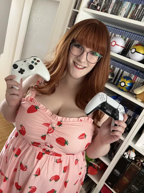 Who wants to game? Loser gives head by nerdy_cinnamon