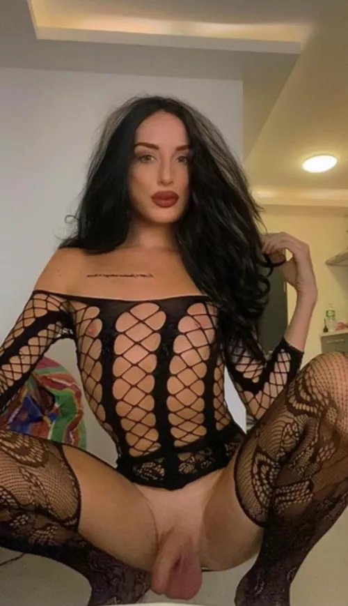 Would you worship mummy 😈🍆🏳️‍⚧️🇬🇧 by transtayxox