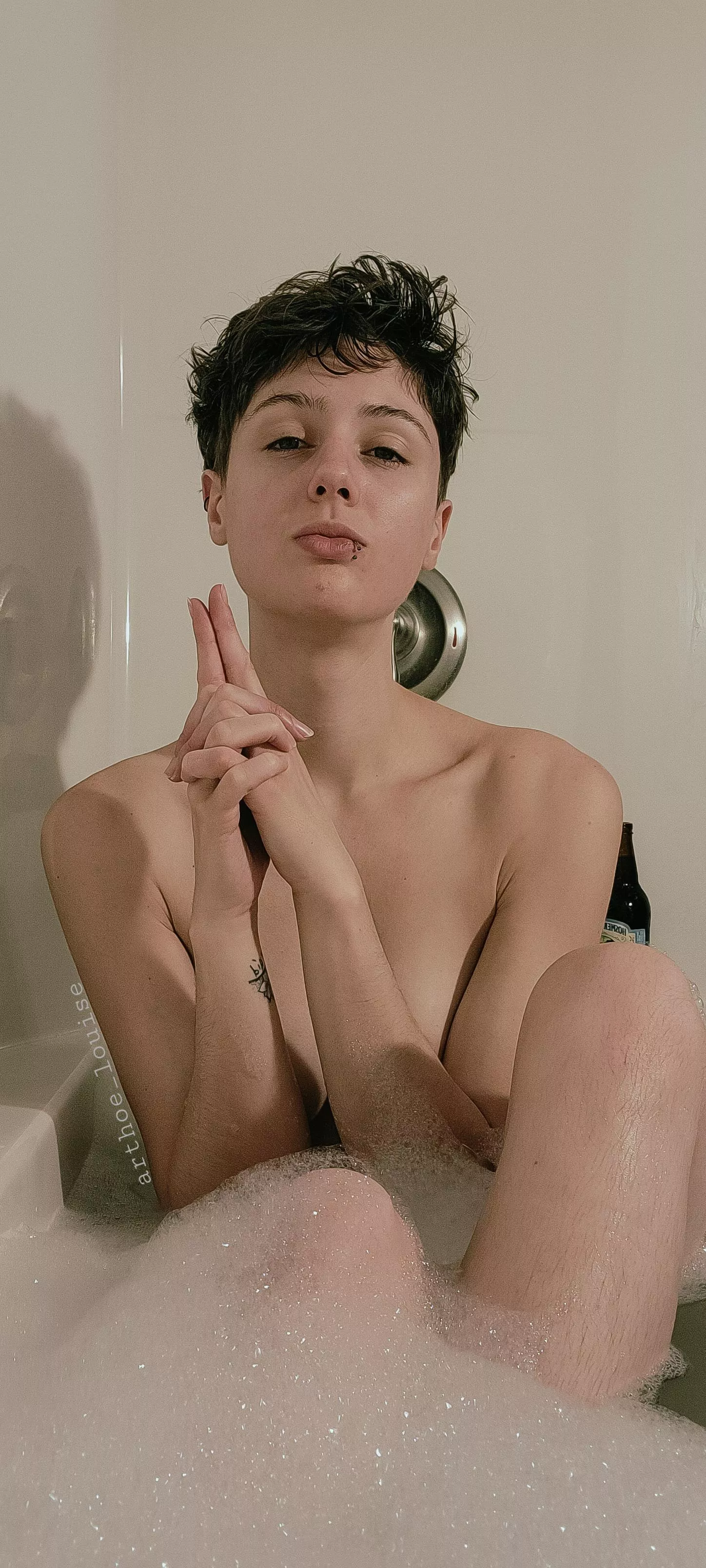 Alright bois, come out with your hands up. posted by arthoe_louise