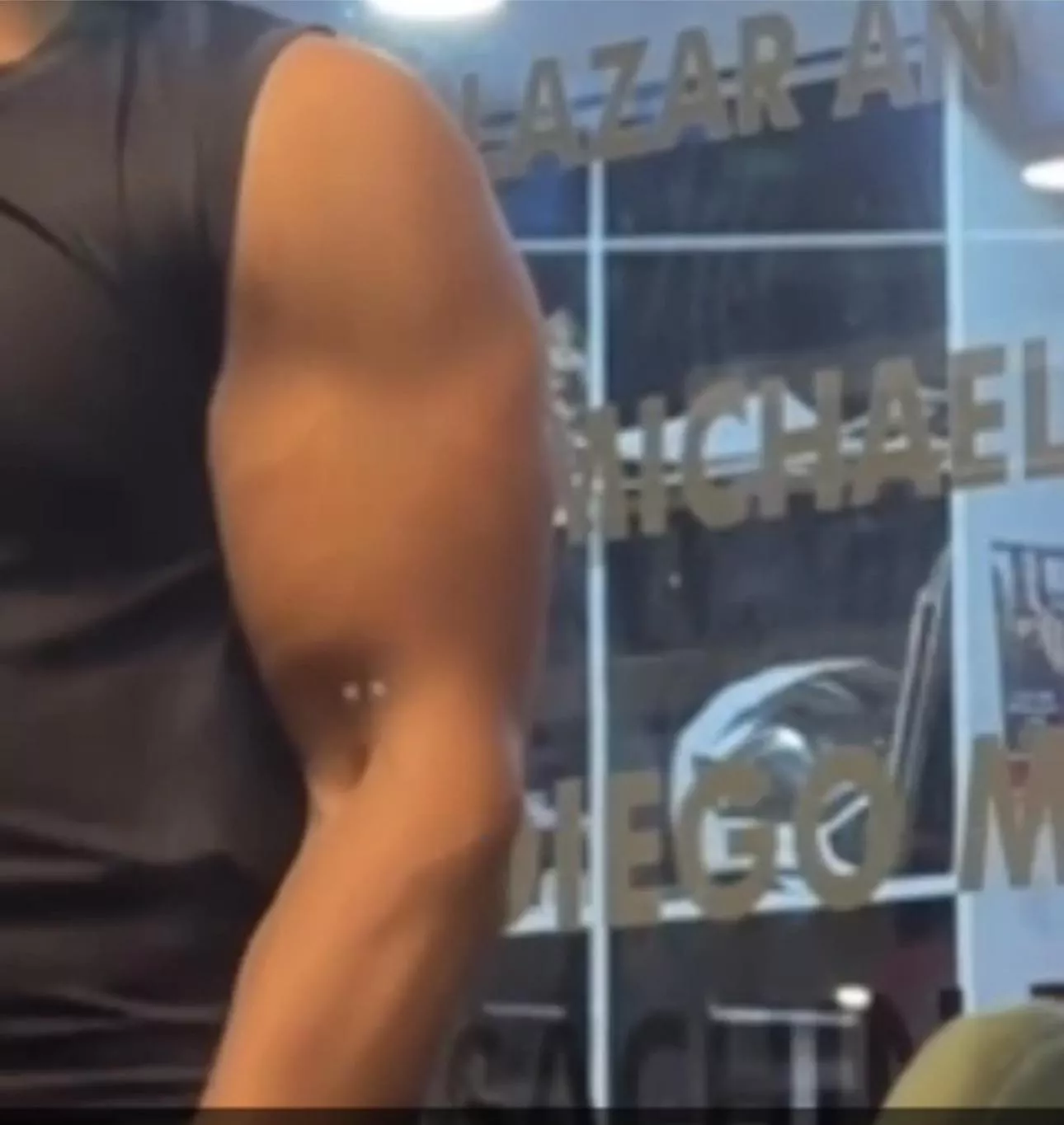 Can y’all give my arms in this video a score on a scale of 10 posted by bR0wnHaMM3r37