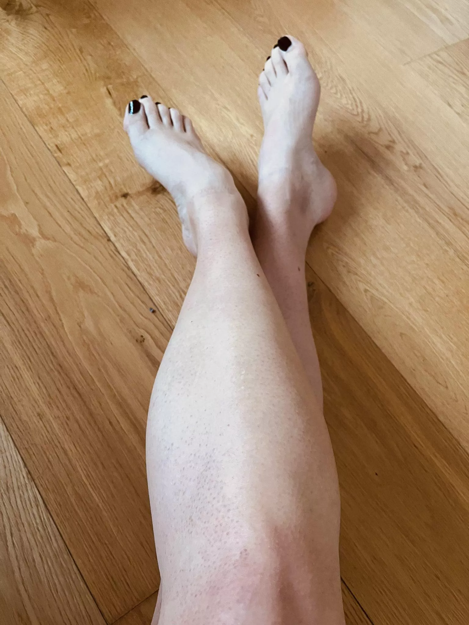 Feeling cute in black 🥰 posted by taylorlilyx