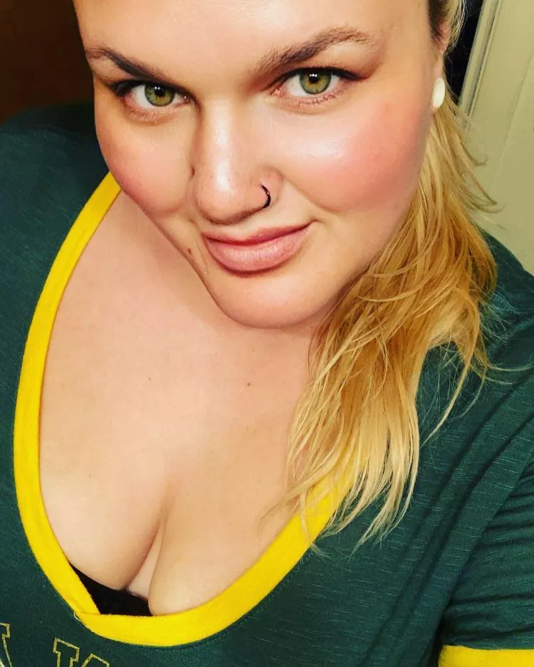 Happy to Suck you posted by oilfieldvixen