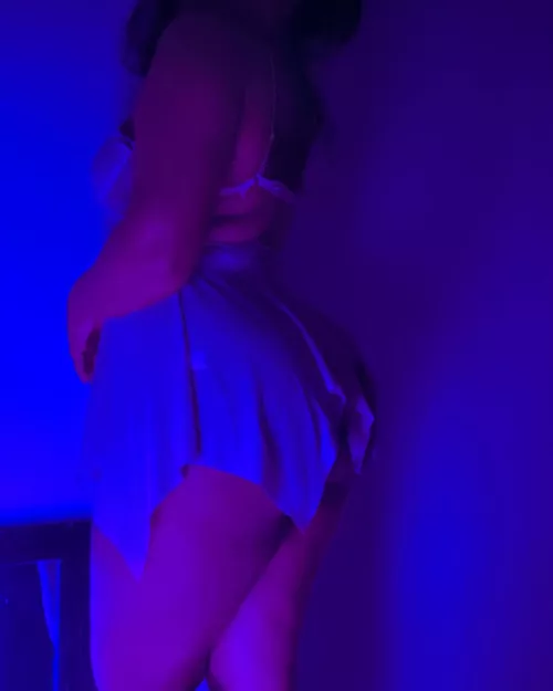 How is the side view of my curves? by tanisharoysweet