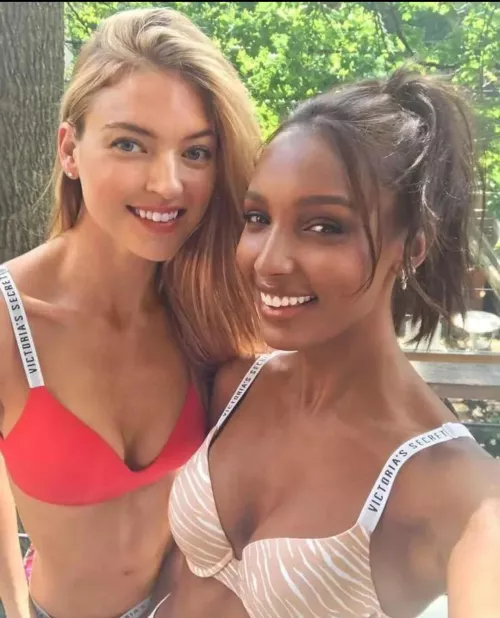 L or R by xCrystal369