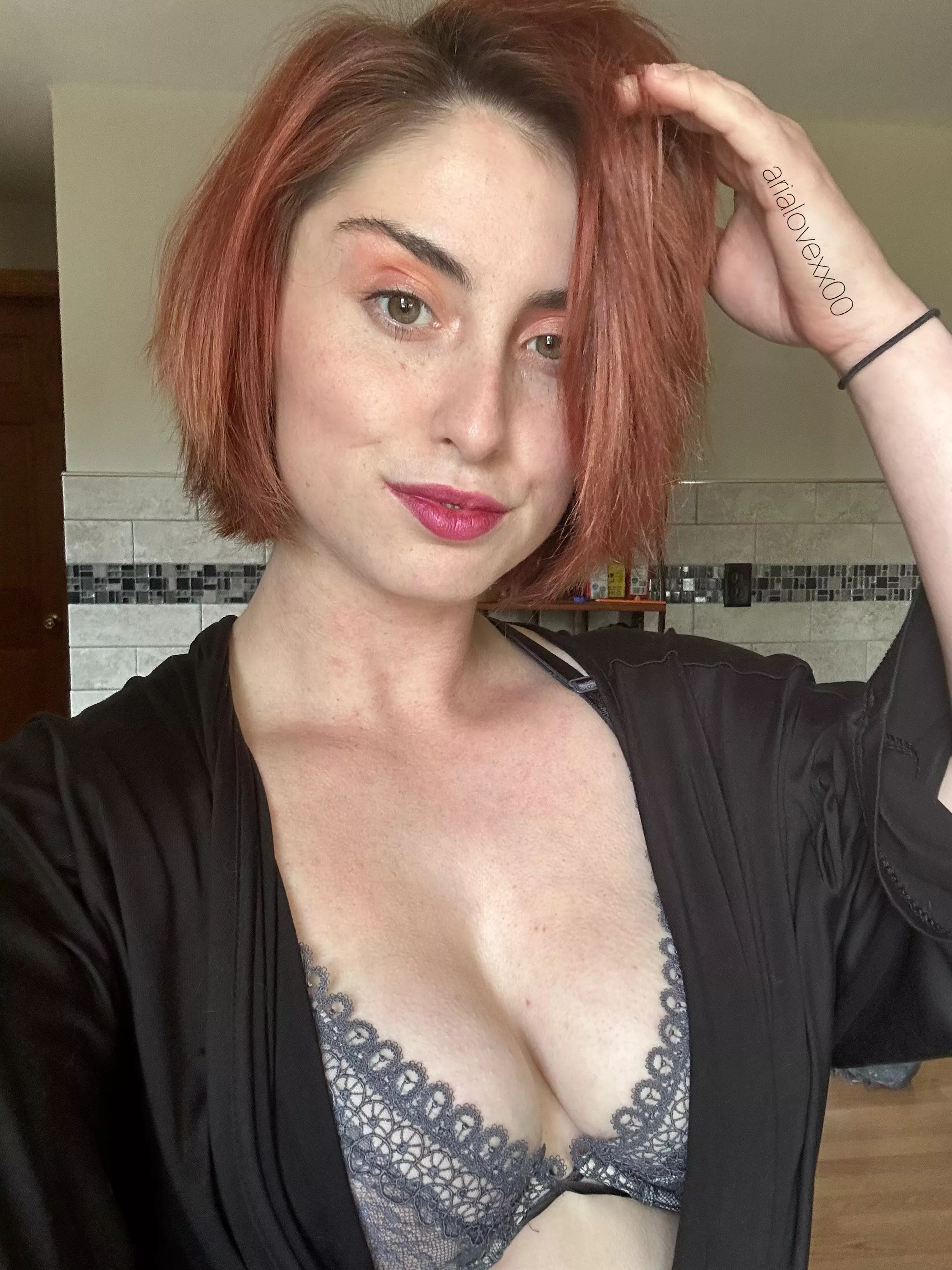 Let’s ditch work early (F) posted by arialovexx00