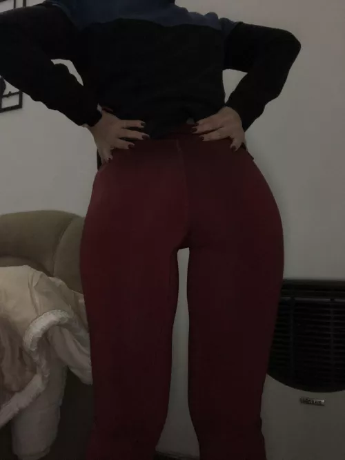 Post gym 🍑🔥 by Similar_Extreme_8133