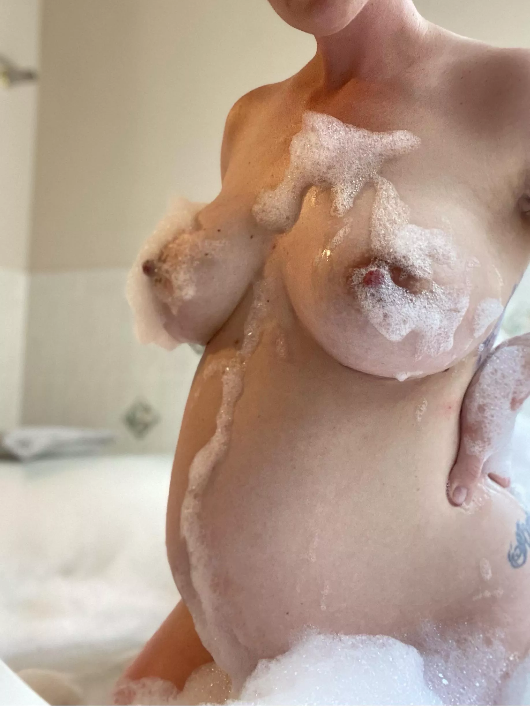 Pregnant again 🥵 Hubby loves his little milf pregnant [F] posted by youngKCcouple