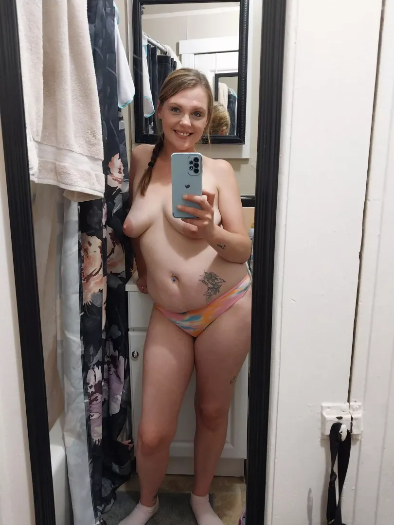 Southern milf [selling] [us] $35.00 3 day wear posted by stonerleigh22