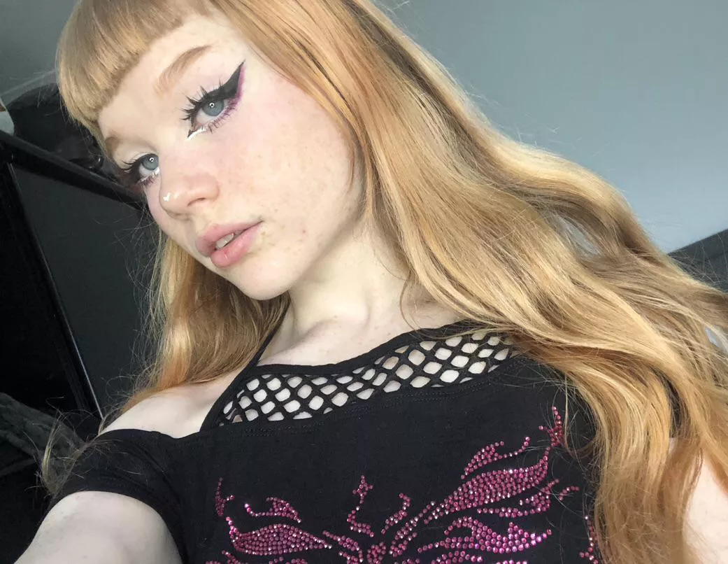 hello !! posted by pocketpixxie