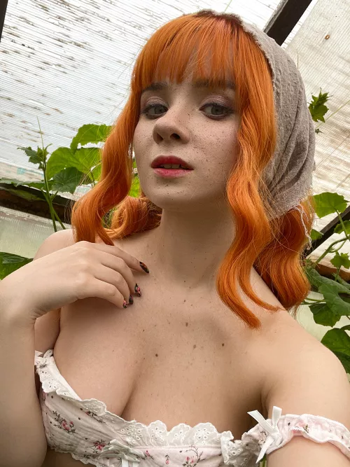 I work in a greenhouse and I don't forget to seduce you by TatyanaVikernes