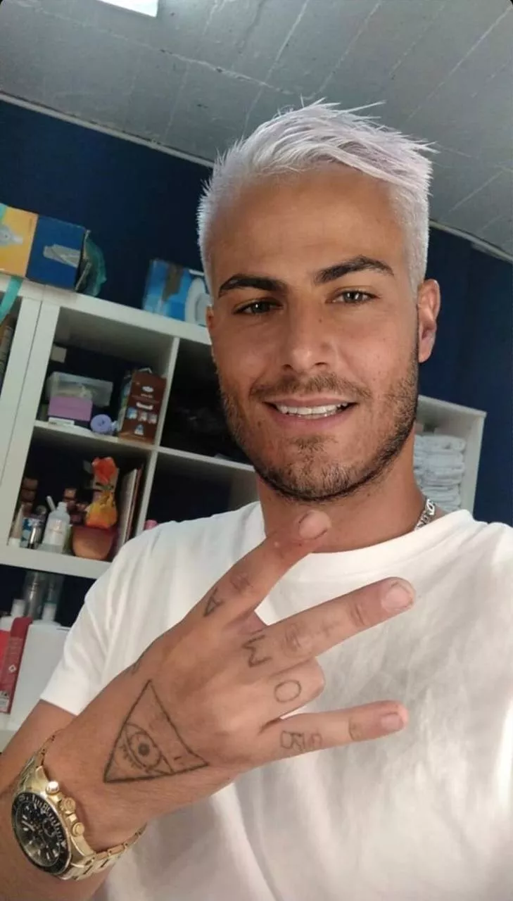 Kinda bored, do u want to talk? posted by angeldemonnn