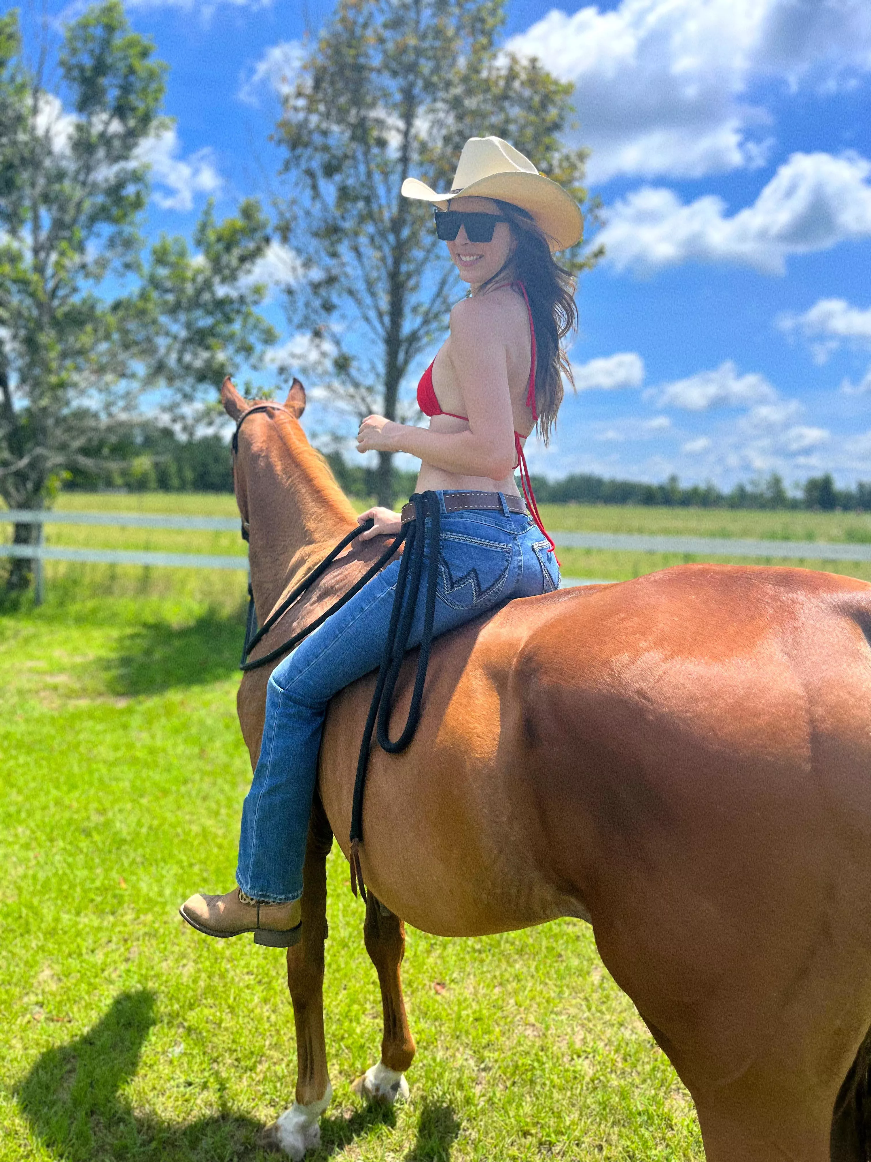 Monday vibes posted by Nattykatty69