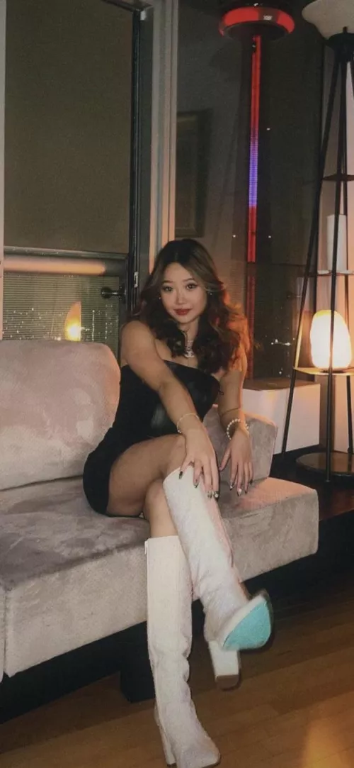 Peekaboo by BigLuffy23