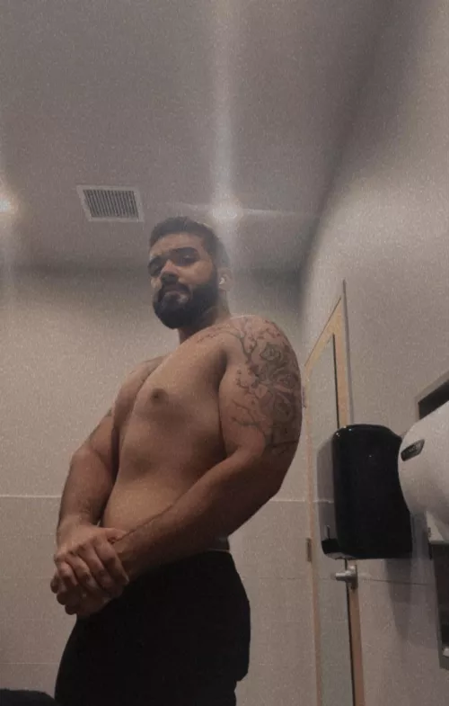 Showing the pump by Starboy-18