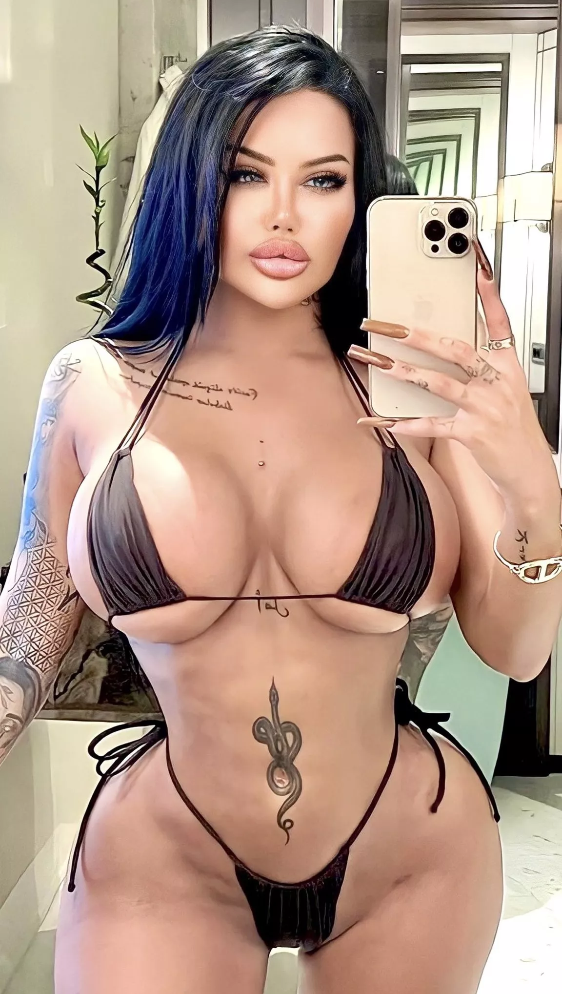 Stunning 🤩 posted by NewBimboSimp