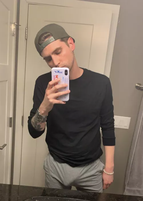 Time to relax after work by paulmartinn_