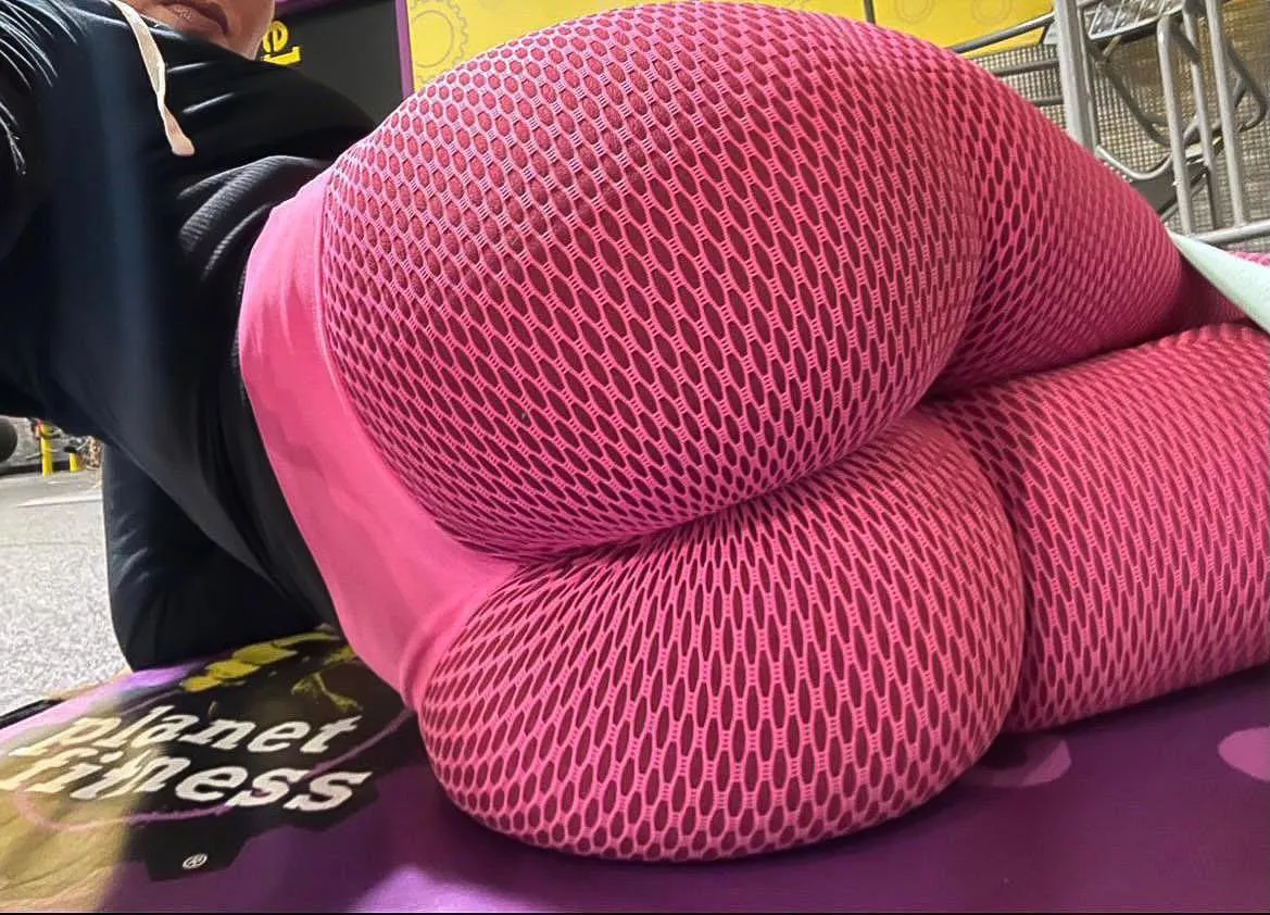 Caught you staring 😜 posted by HotWetHailey