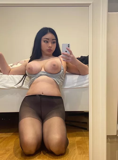 Do you like Asian girls with big areolas?🤭 by bellagloover
