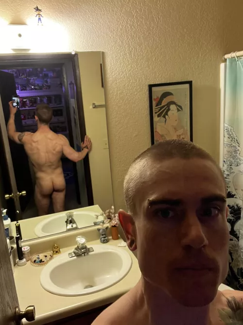 Do you like the back view? by NearbySenpai