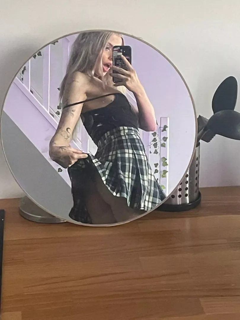 Guess what's under skirt posted by RainbowQueenLOL