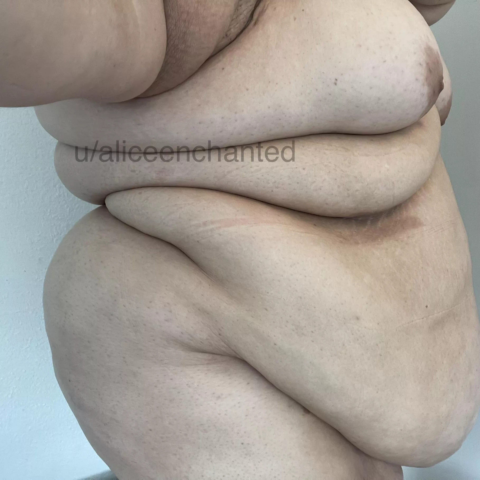 I love my big body :) posted by aliceenchanted