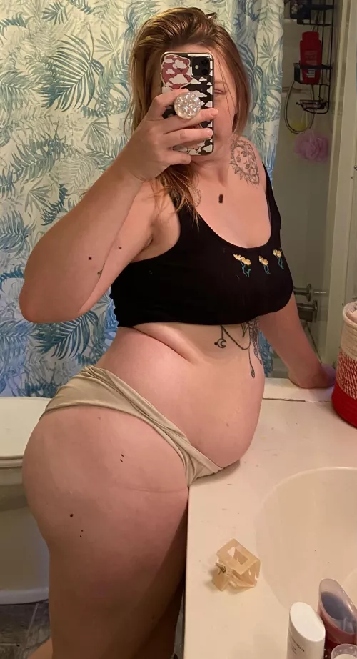 I need a permanent belly holder 😙 by makchubby