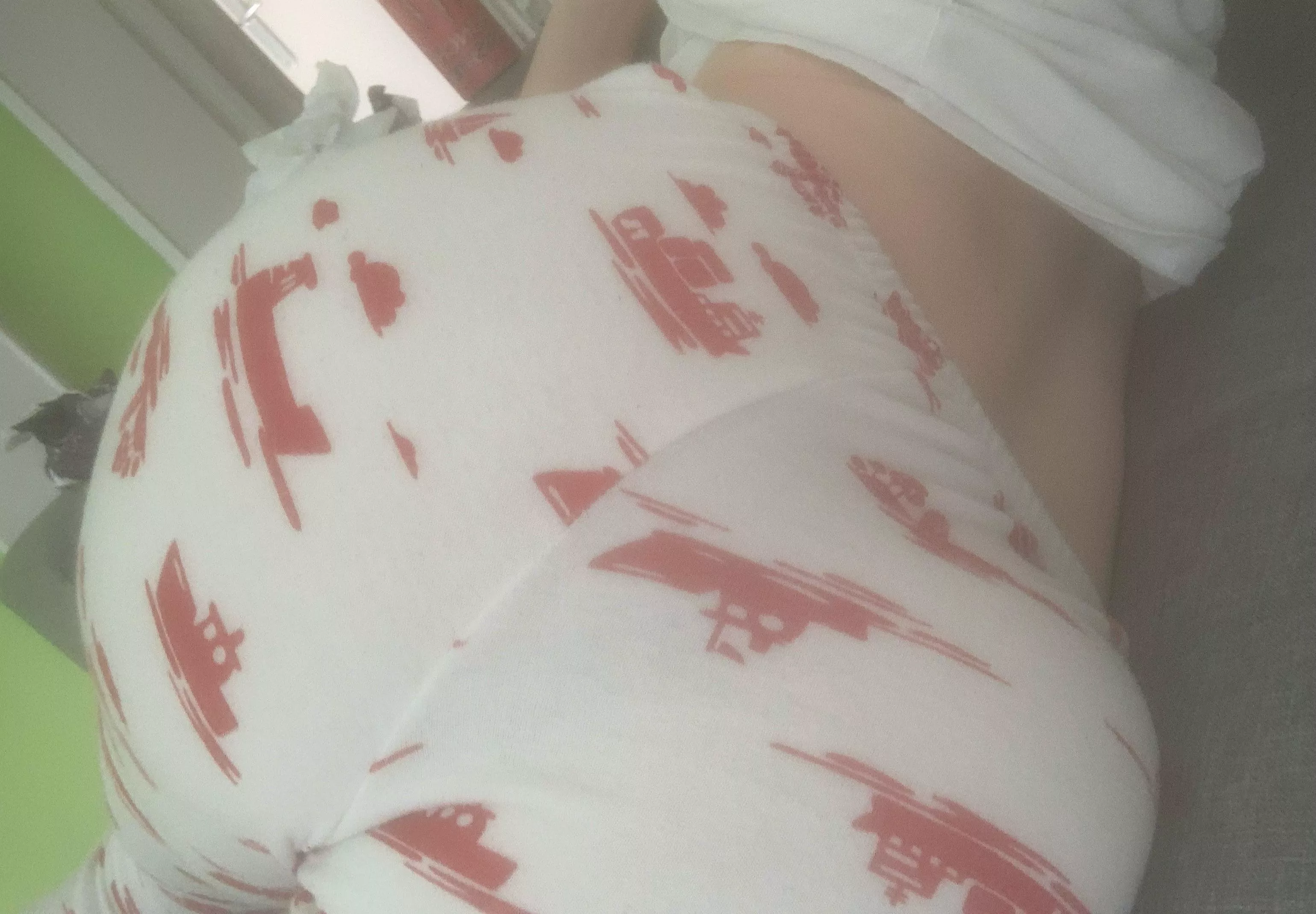 jiggle it as you tunnel feed me posted by smolchubby